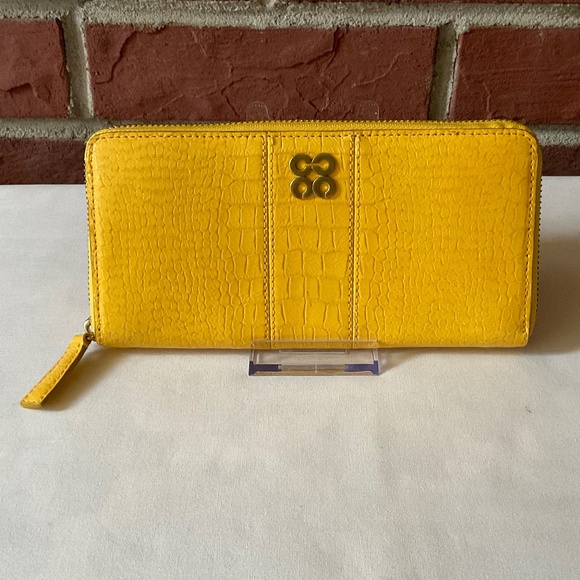 NEW Coach Accordion Embossed Snakeskin Yellow Leather Zip Wallet NWOT - Picture 1 of 15